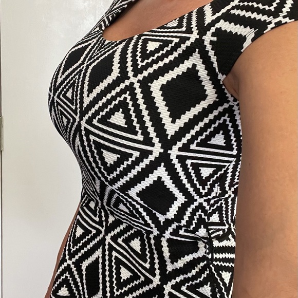 ***SOLD*** Black and White Skater Dress NWT Small - Picture 7 of 8